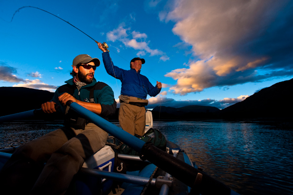 Fly fishing Rio Manso with guide in raft